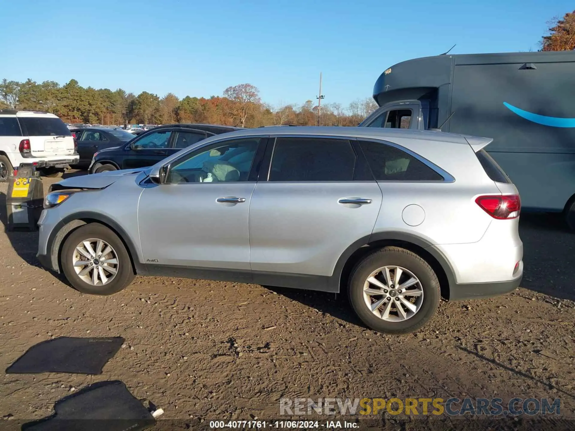 14 Photograph of a damaged car 5XYPGDA34KG526946 KIA SORENTO 2019