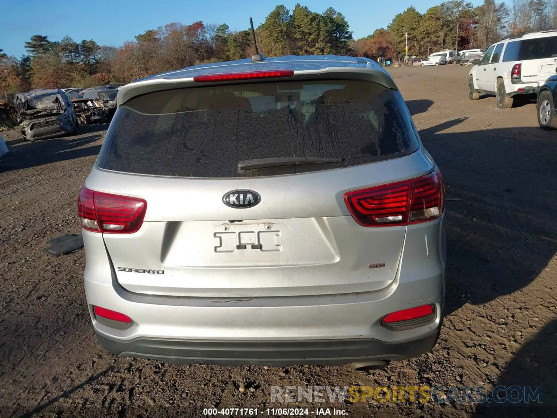 16 Photograph of a damaged car 5XYPGDA34KG526946 KIA SORENTO 2019
