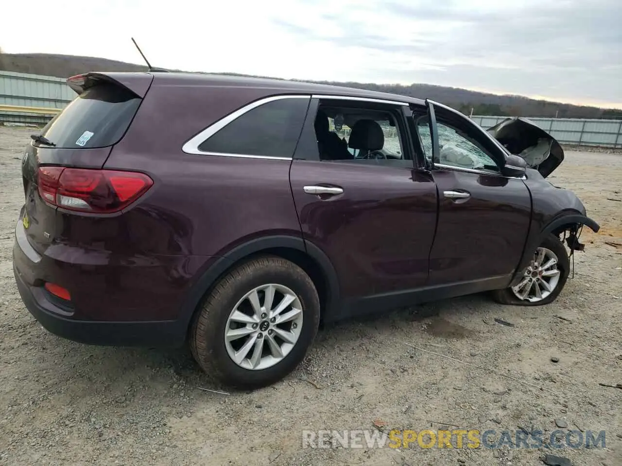 3 Photograph of a damaged car 5XYPGDA34KG561177 KIA SORENTO 2019
