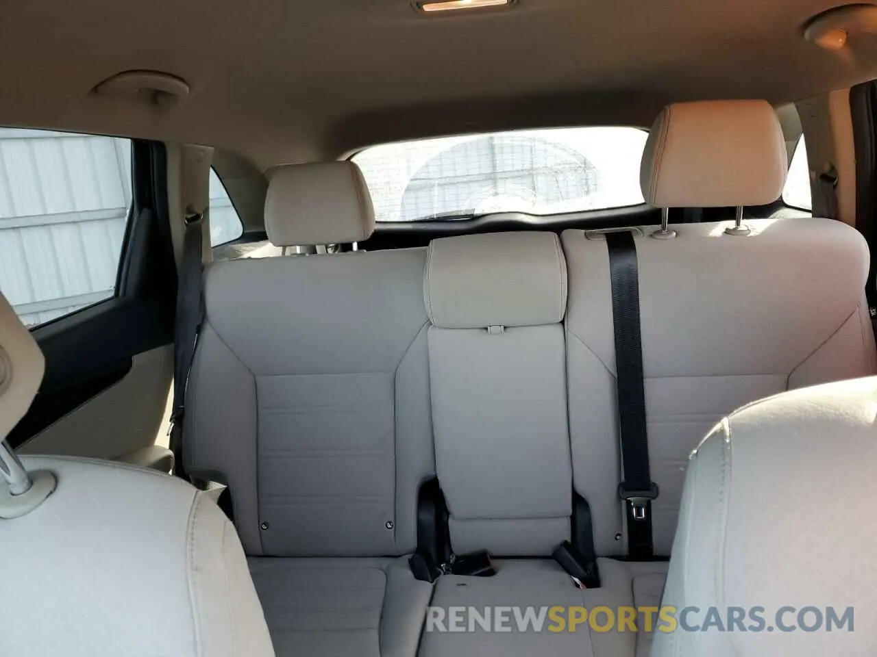 10 Photograph of a damaged car 5XYPGDA34KG575242 KIA SORENTO 2019