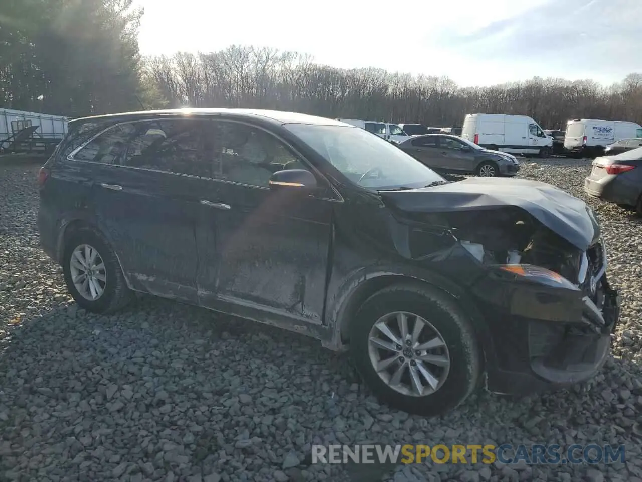 4 Photograph of a damaged car 5XYPGDA34KG575242 KIA SORENTO 2019