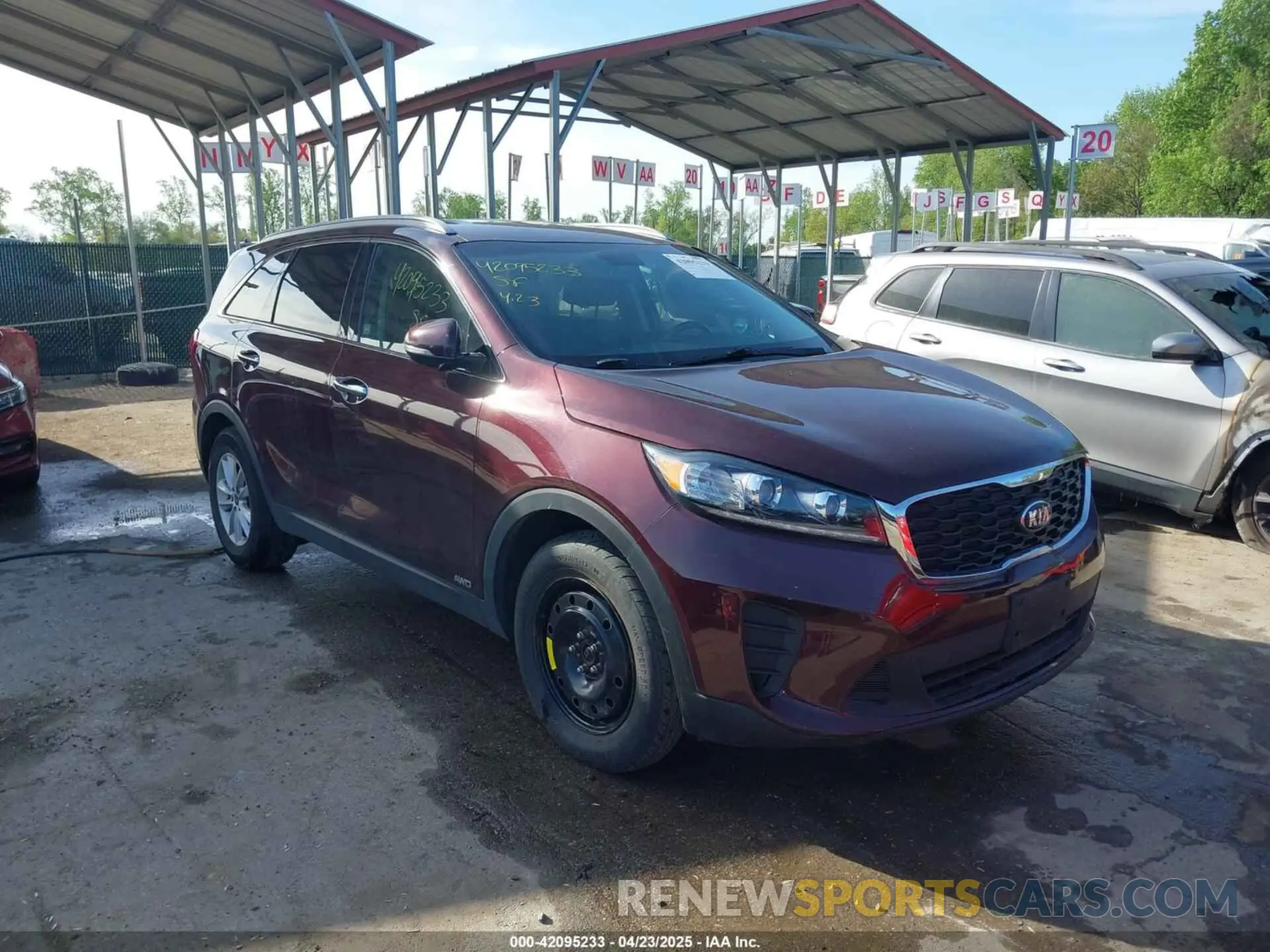 1 Photograph of a damaged car 5XYPGDA34KG592767 KIA SORENTO 2019