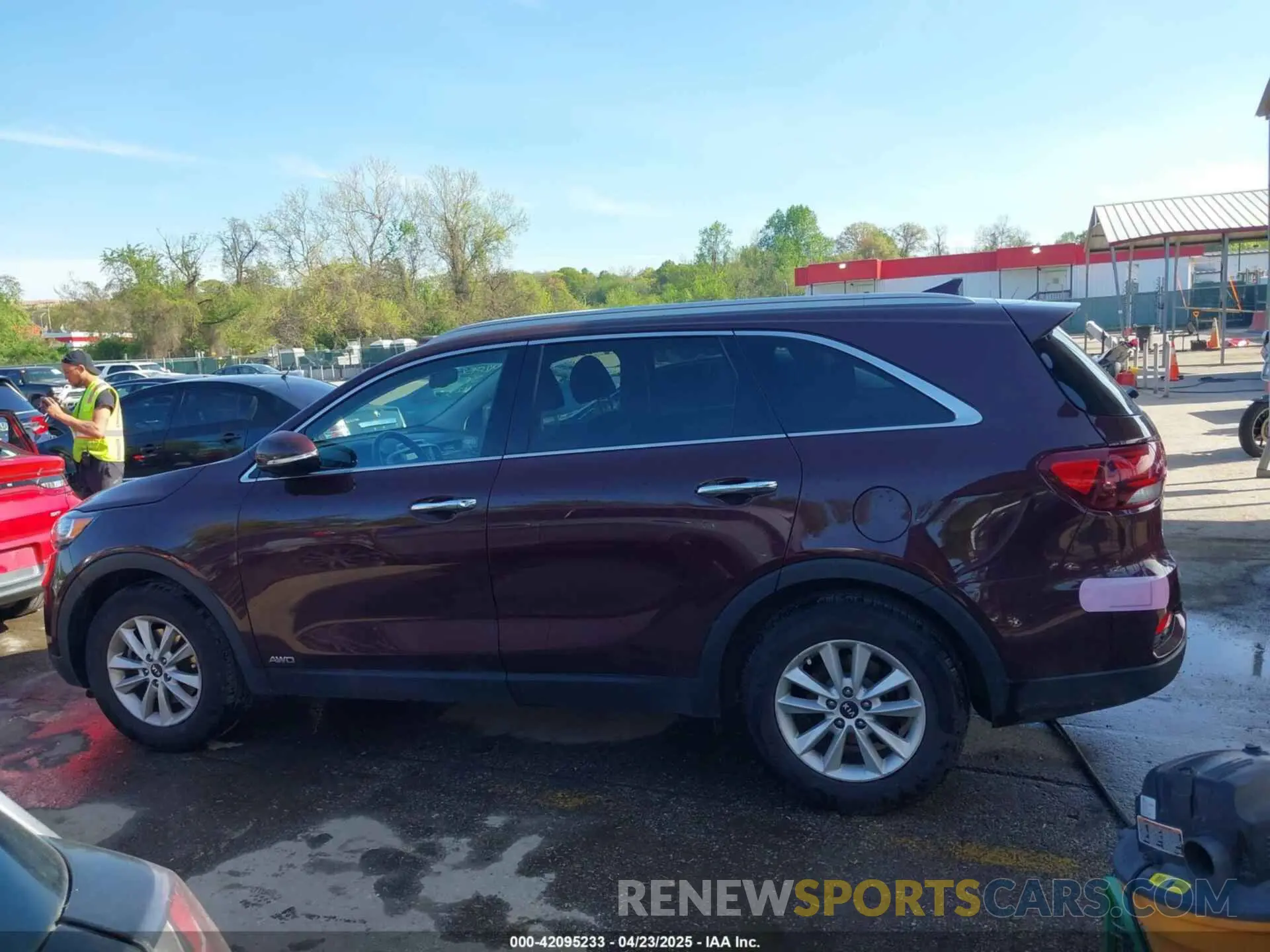 15 Photograph of a damaged car 5XYPGDA34KG592767 KIA SORENTO 2019