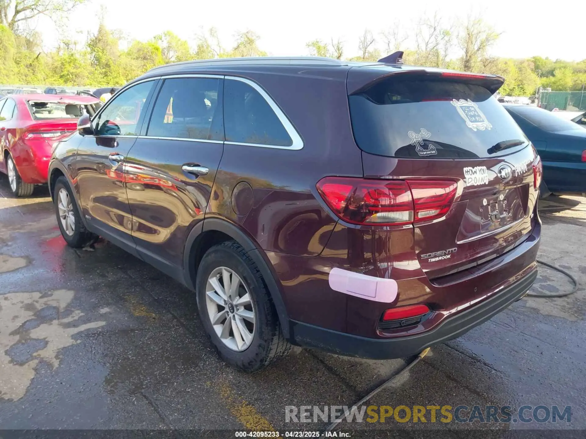 3 Photograph of a damaged car 5XYPGDA34KG592767 KIA SORENTO 2019
