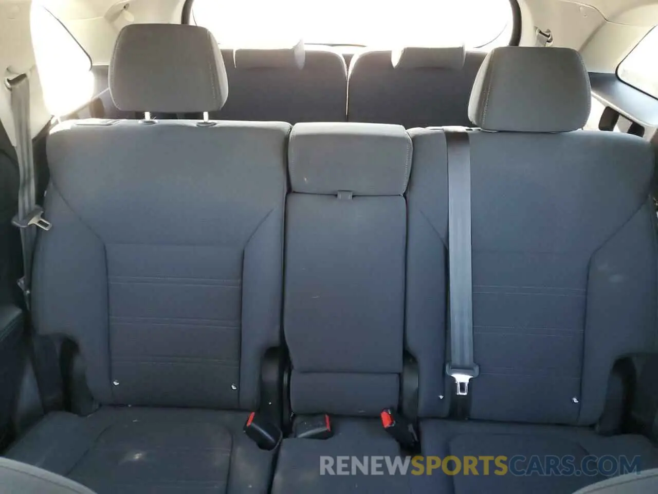 10 Photograph of a damaged car 5XYPGDA35KG450640 KIA SORENTO 2019