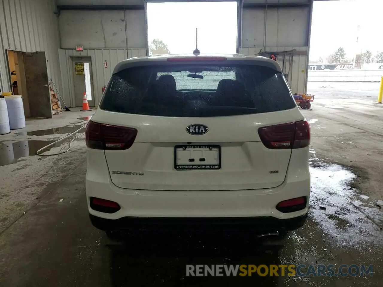 6 Photograph of a damaged car 5XYPGDA35KG461864 KIA SORENTO 2019