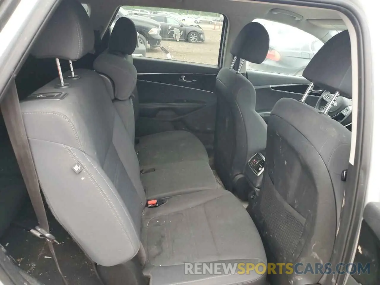 12 Photograph of a damaged car 5XYPGDA35KG527622 KIA SORENTO 2019