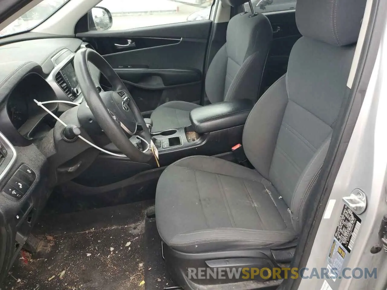 8 Photograph of a damaged car 5XYPGDA35KG527622 KIA SORENTO 2019