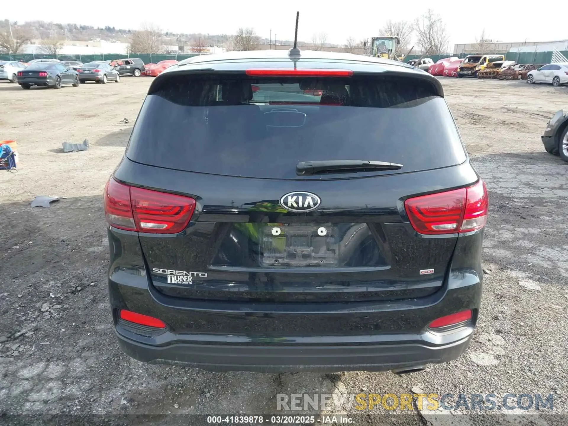 16 Photograph of a damaged car 5XYPGDA35KG553010 KIA SORENTO 2019