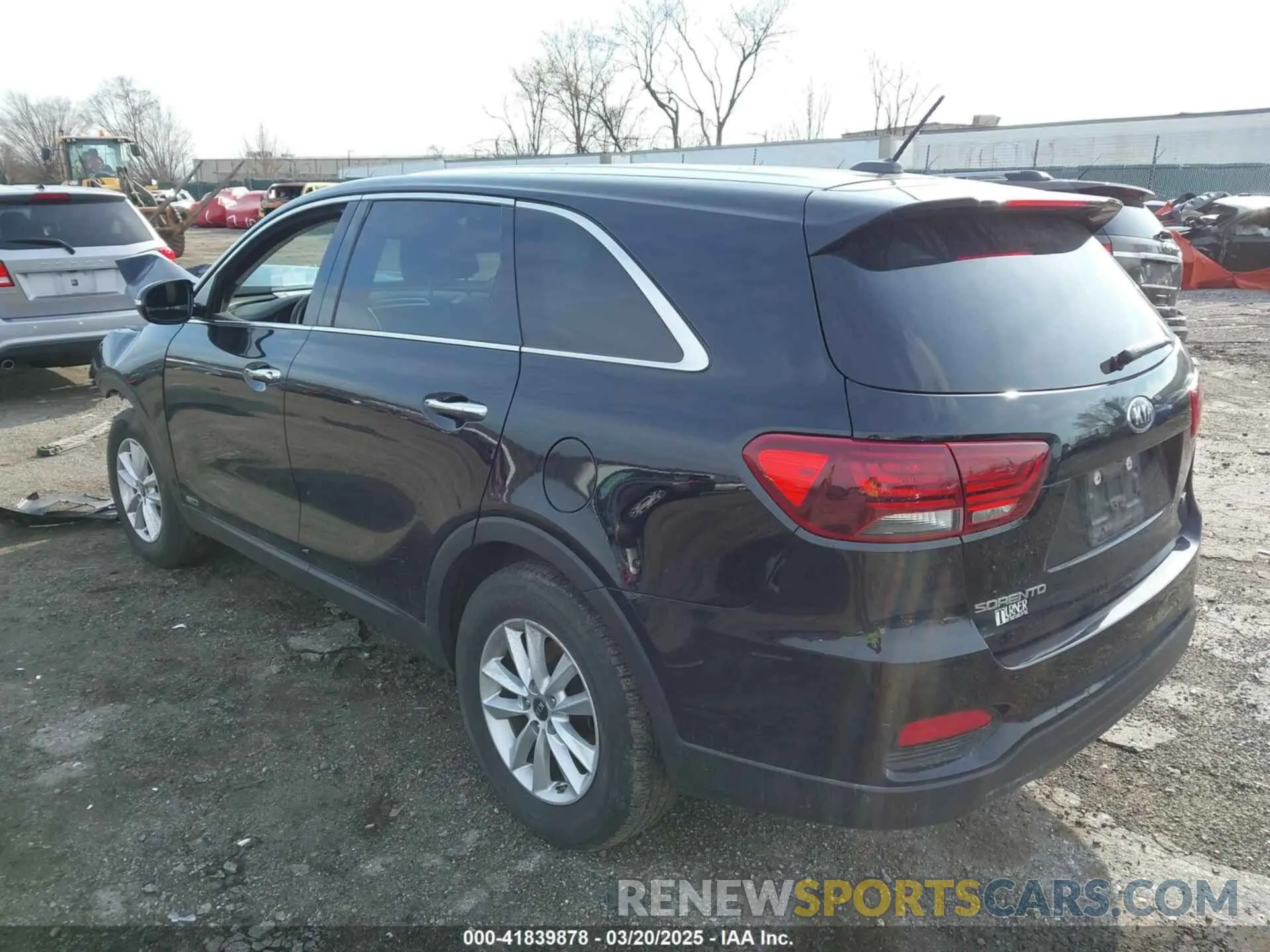 3 Photograph of a damaged car 5XYPGDA35KG553010 KIA SORENTO 2019