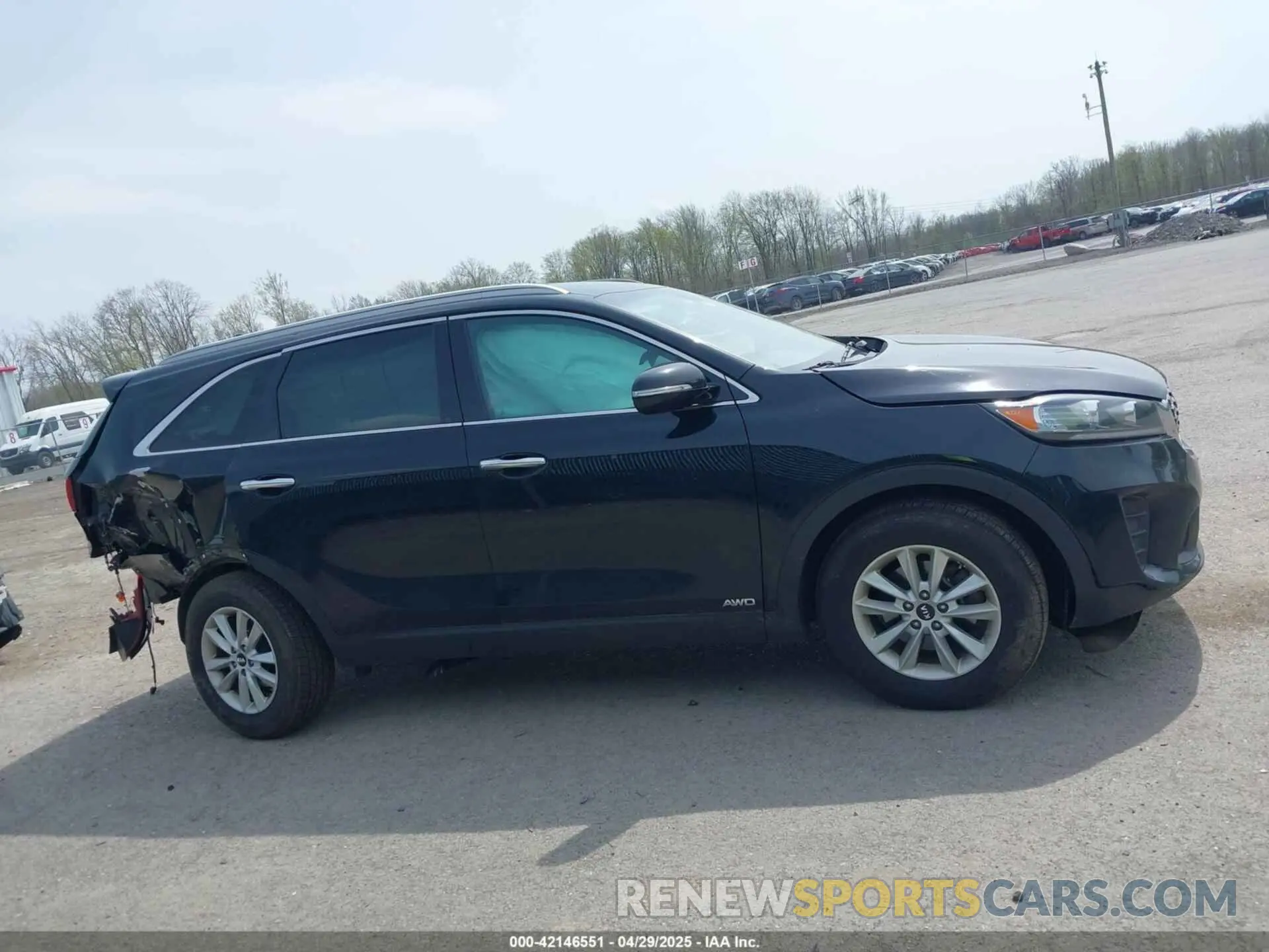 13 Photograph of a damaged car 5XYPGDA36KG439646 KIA SORENTO 2019