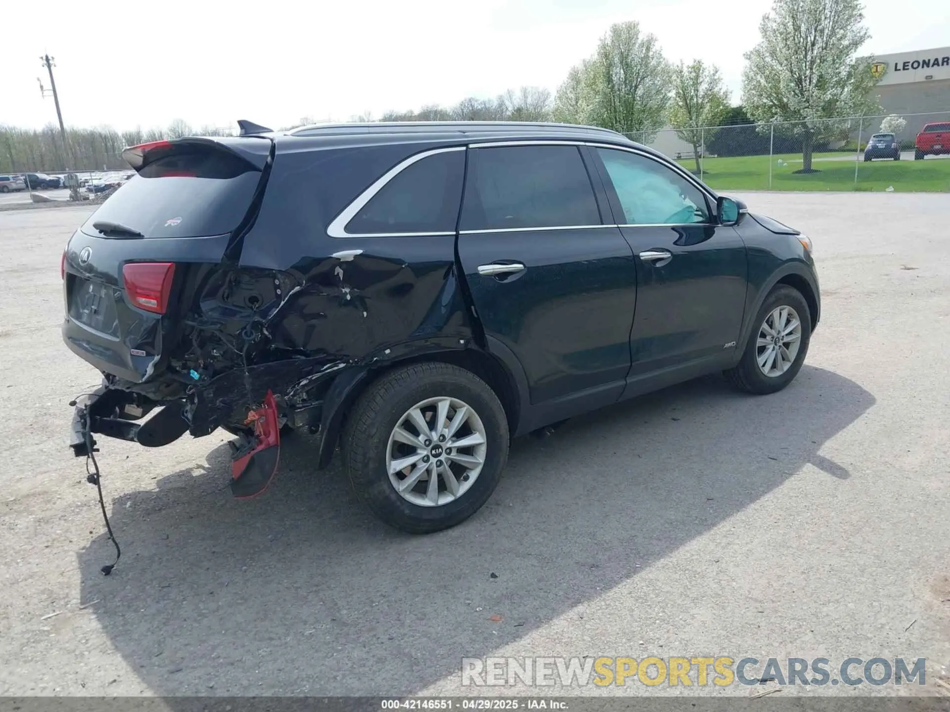 4 Photograph of a damaged car 5XYPGDA36KG439646 KIA SORENTO 2019