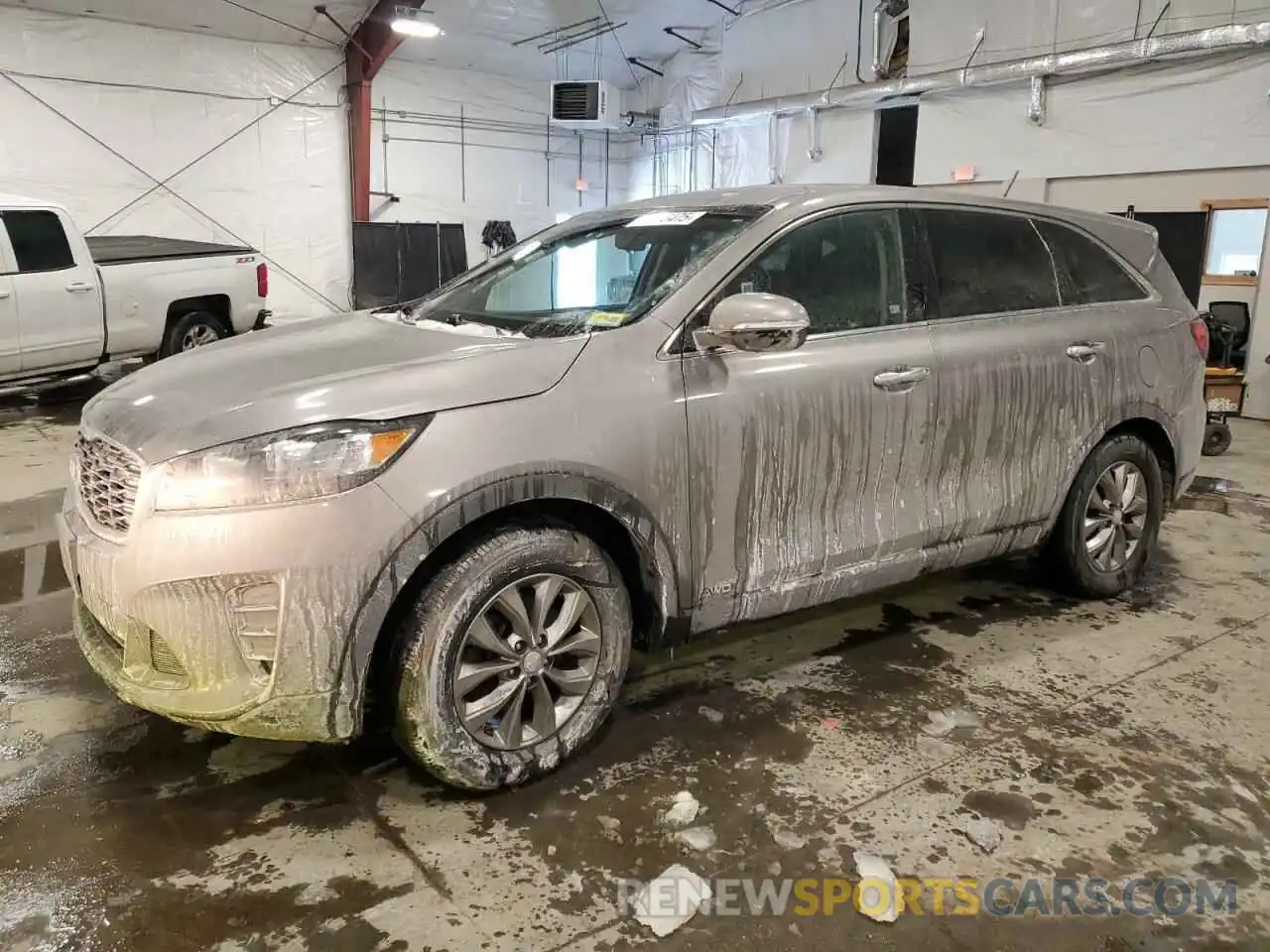 1 Photograph of a damaged car 5XYPGDA36KG458147 KIA SORENTO 2019