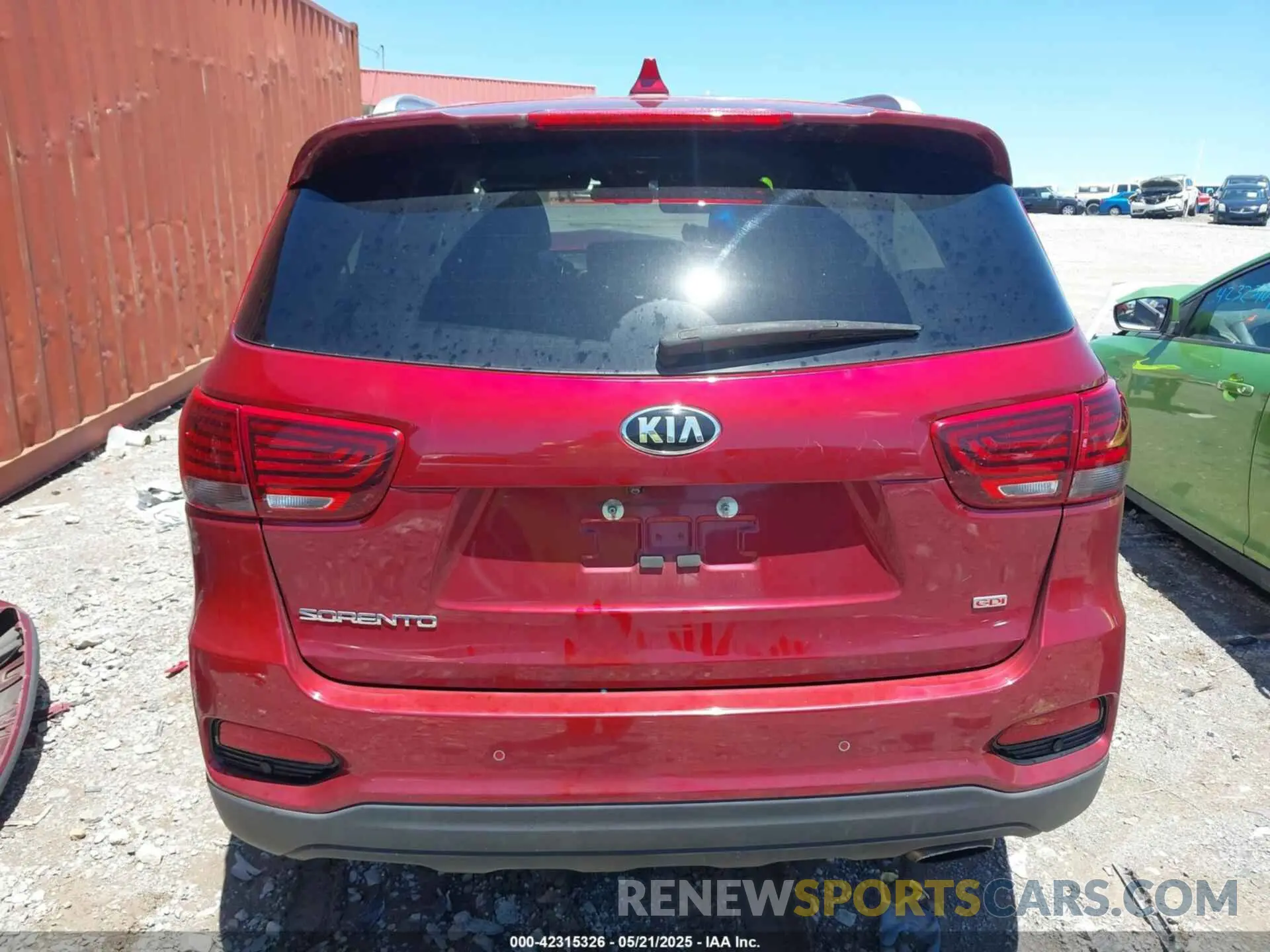 16 Photograph of a damaged car 5XYPGDA36KG469200 KIA SORENTO 2019