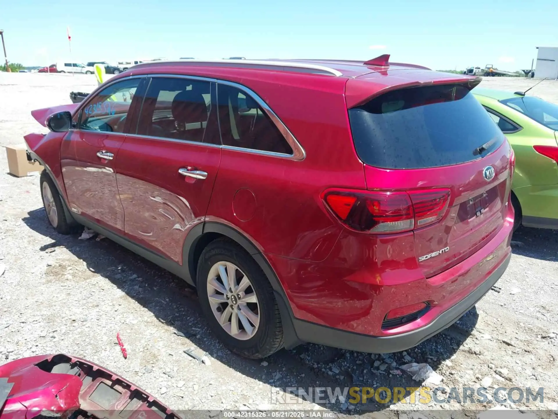 3 Photograph of a damaged car 5XYPGDA36KG469200 KIA SORENTO 2019