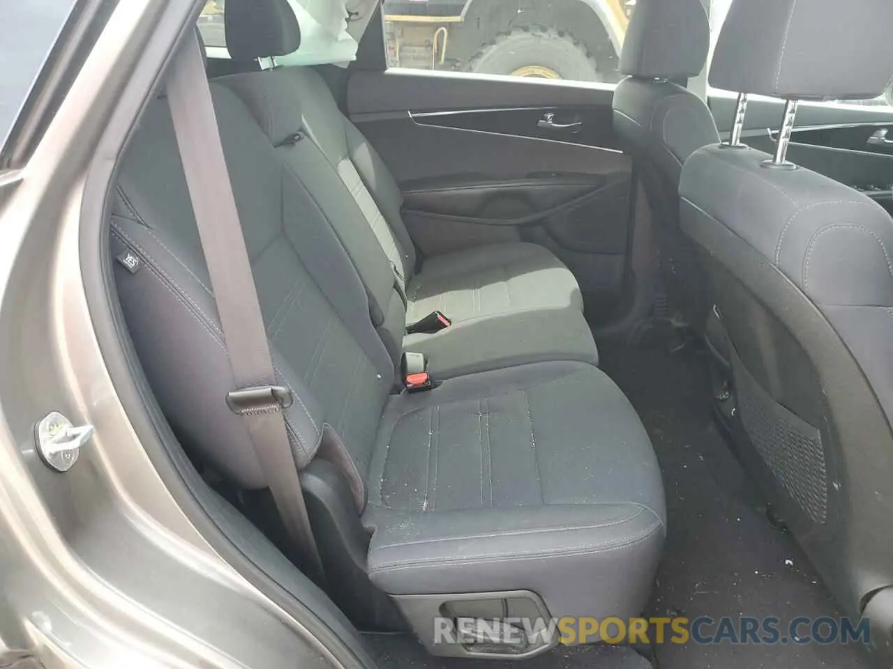 11 Photograph of a damaged car 5XYPGDA37KG454575 KIA SORENTO 2019