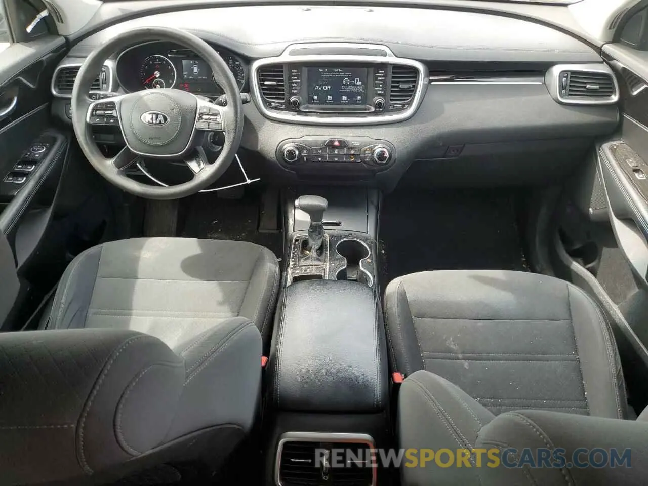 8 Photograph of a damaged car 5XYPGDA37KG454575 KIA SORENTO 2019