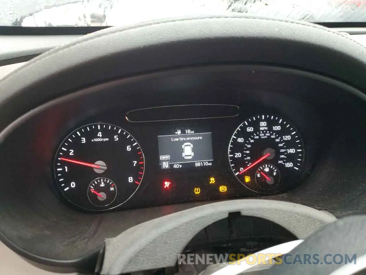 9 Photograph of a damaged car 5XYPGDA37KG507744 KIA SORENTO 2019