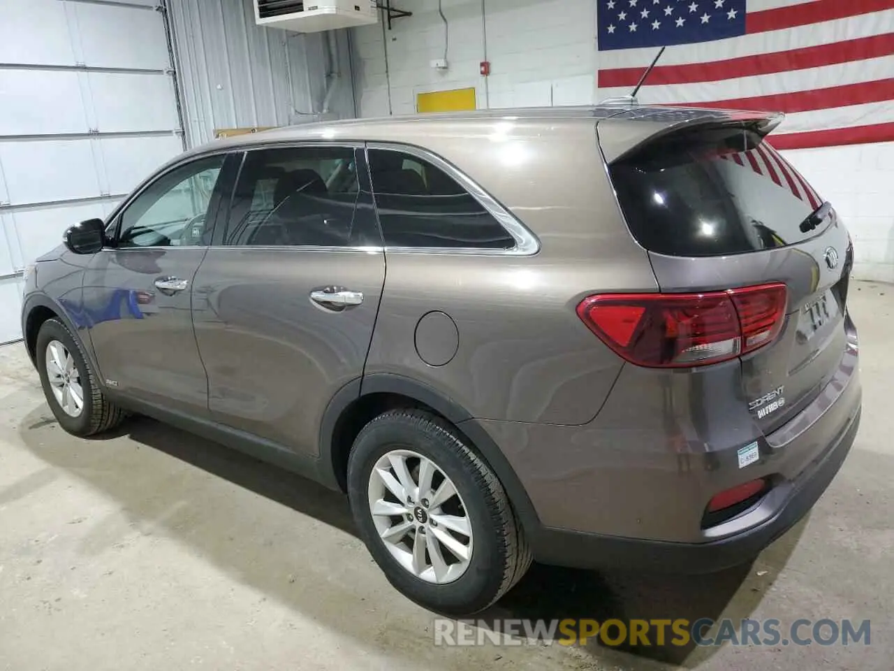 2 Photograph of a damaged car 5XYPGDA37KG525547 KIA SORENTO 2019