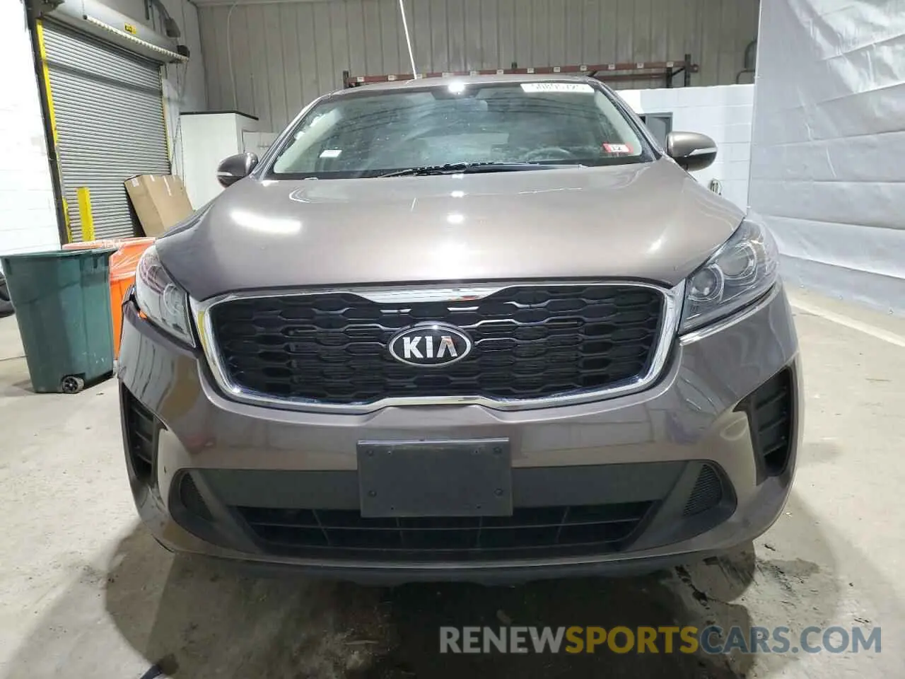 5 Photograph of a damaged car 5XYPGDA37KG525547 KIA SORENTO 2019