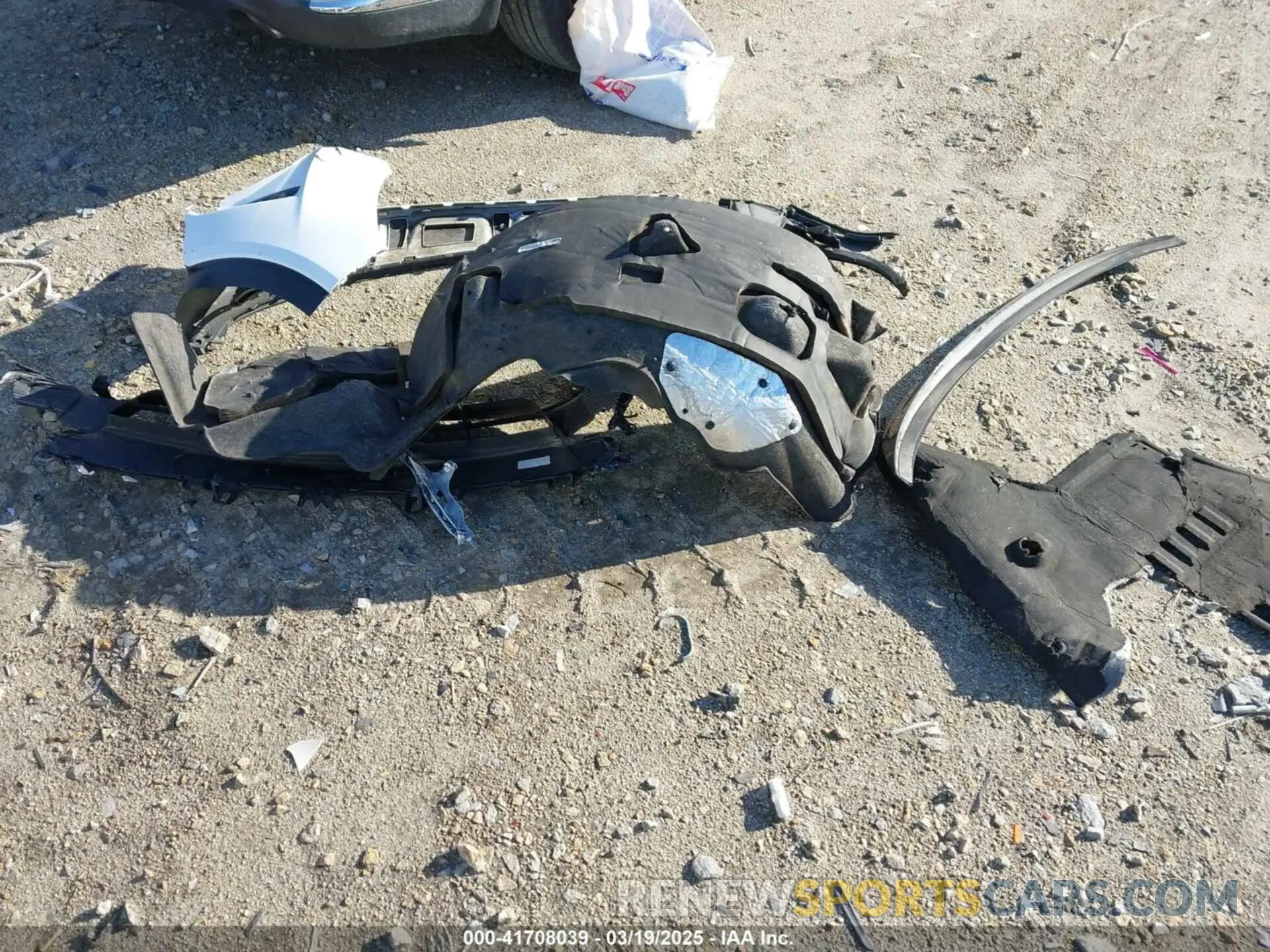 12 Photograph of a damaged car 5XYPGDA37KG526732 KIA SORENTO 2019