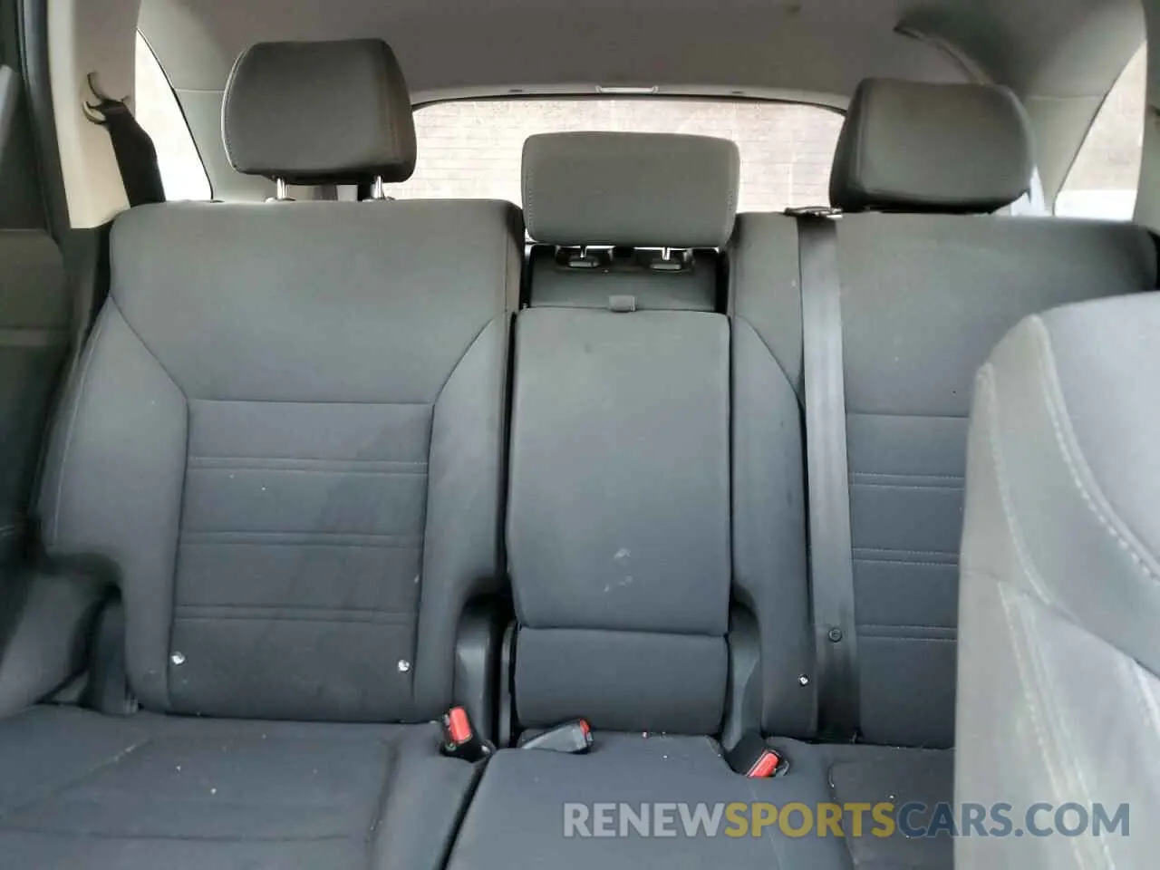 10 Photograph of a damaged car 5XYPGDA38KG432889 KIA SORENTO 2019