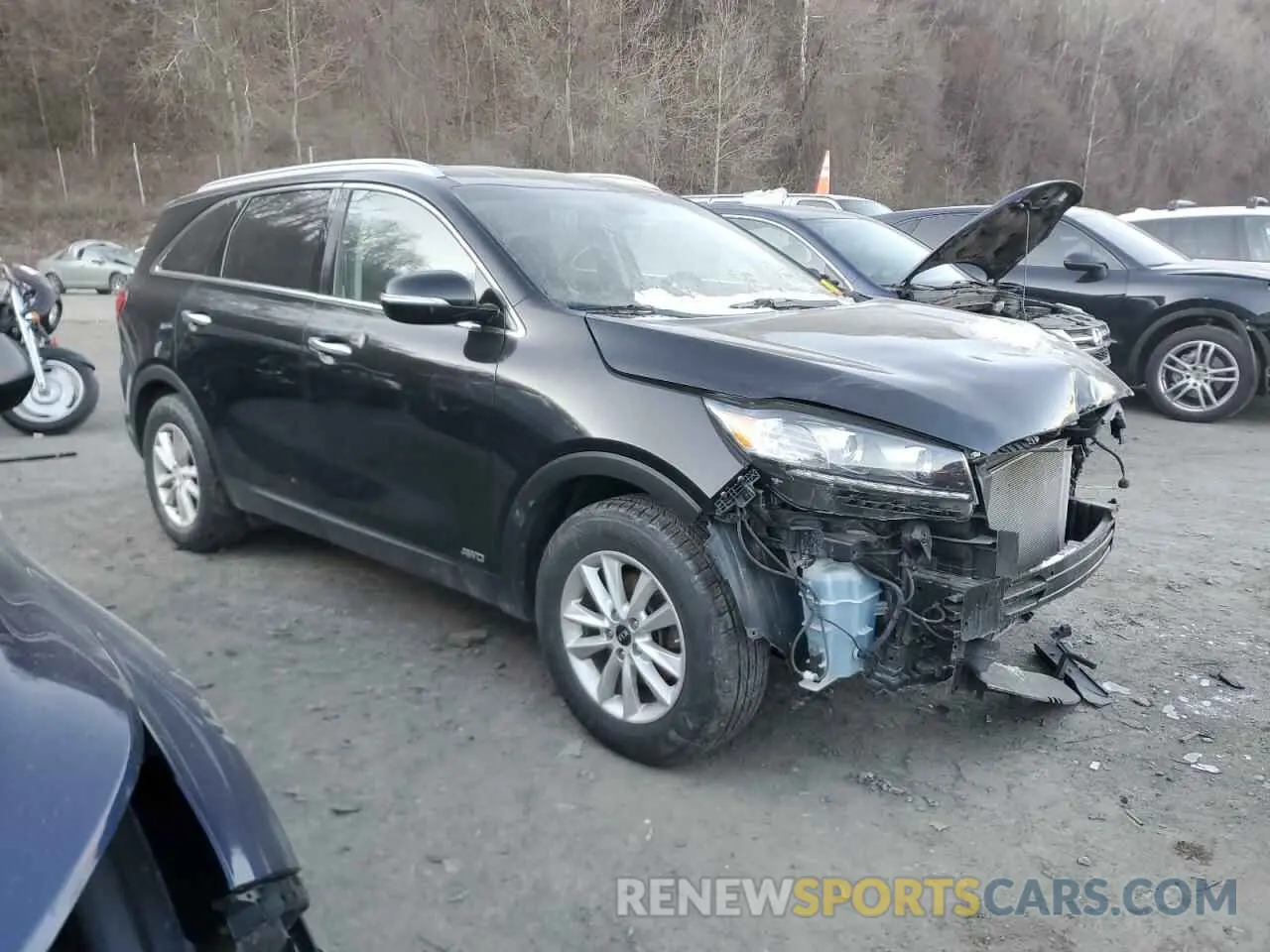 4 Photograph of a damaged car 5XYPGDA38KG432889 KIA SORENTO 2019
