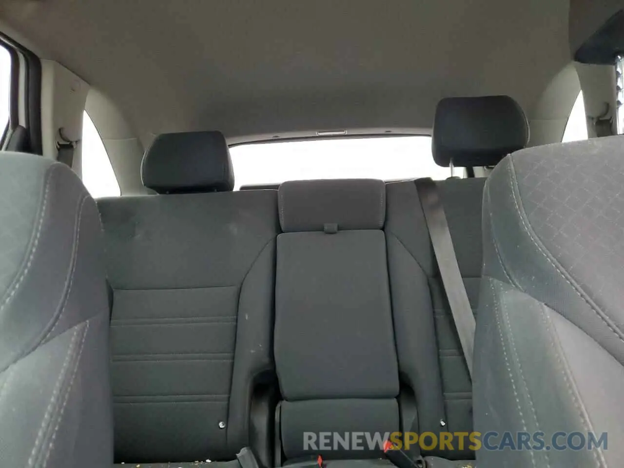 10 Photograph of a damaged car 5XYPGDA38KG545208 KIA SORENTO 2019