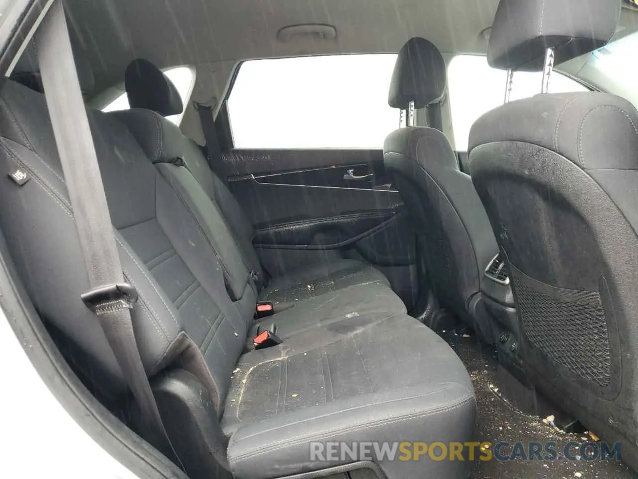 11 Photograph of a damaged car 5XYPGDA38KG545208 KIA SORENTO 2019