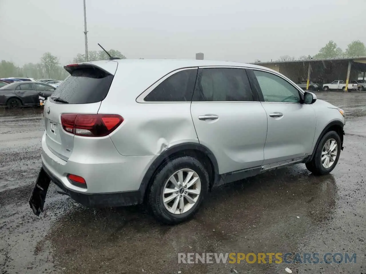 3 Photograph of a damaged car 5XYPGDA38KG545208 KIA SORENTO 2019