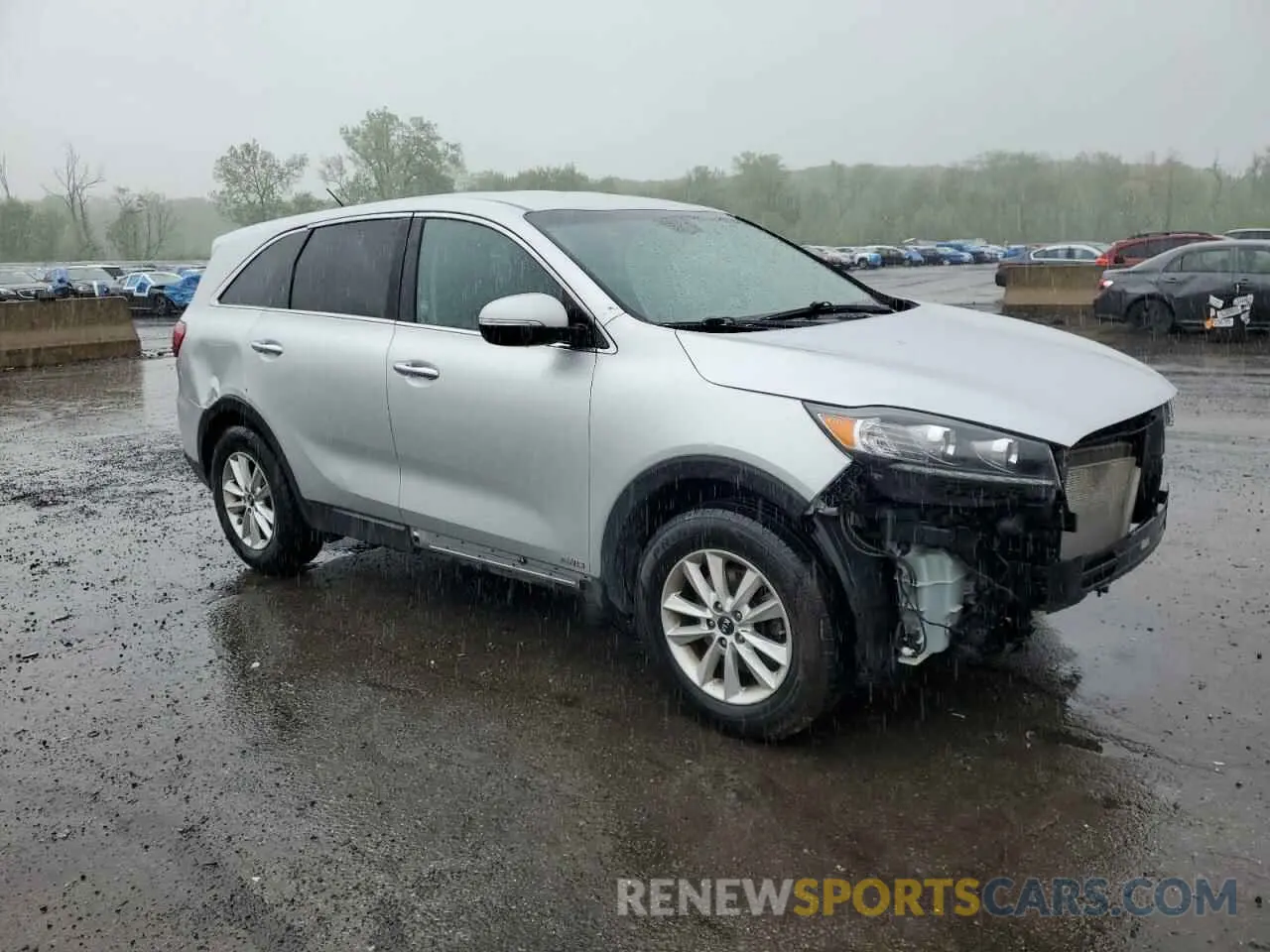 4 Photograph of a damaged car 5XYPGDA38KG545208 KIA SORENTO 2019