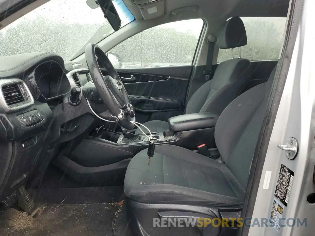7 Photograph of a damaged car 5XYPGDA38KG545208 KIA SORENTO 2019