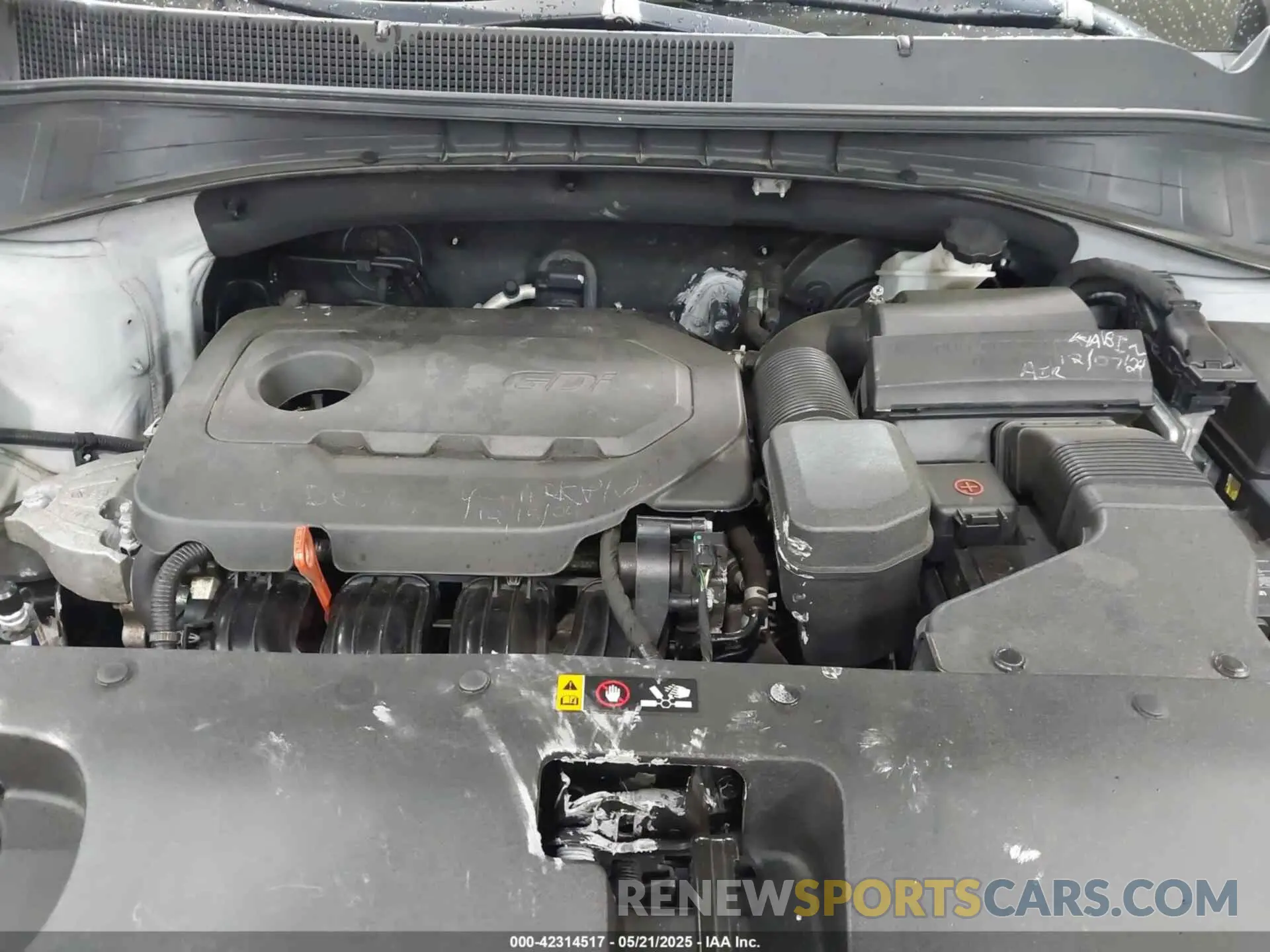 10 Photograph of a damaged car 5XYPGDA38KG550909 KIA SORENTO 2019