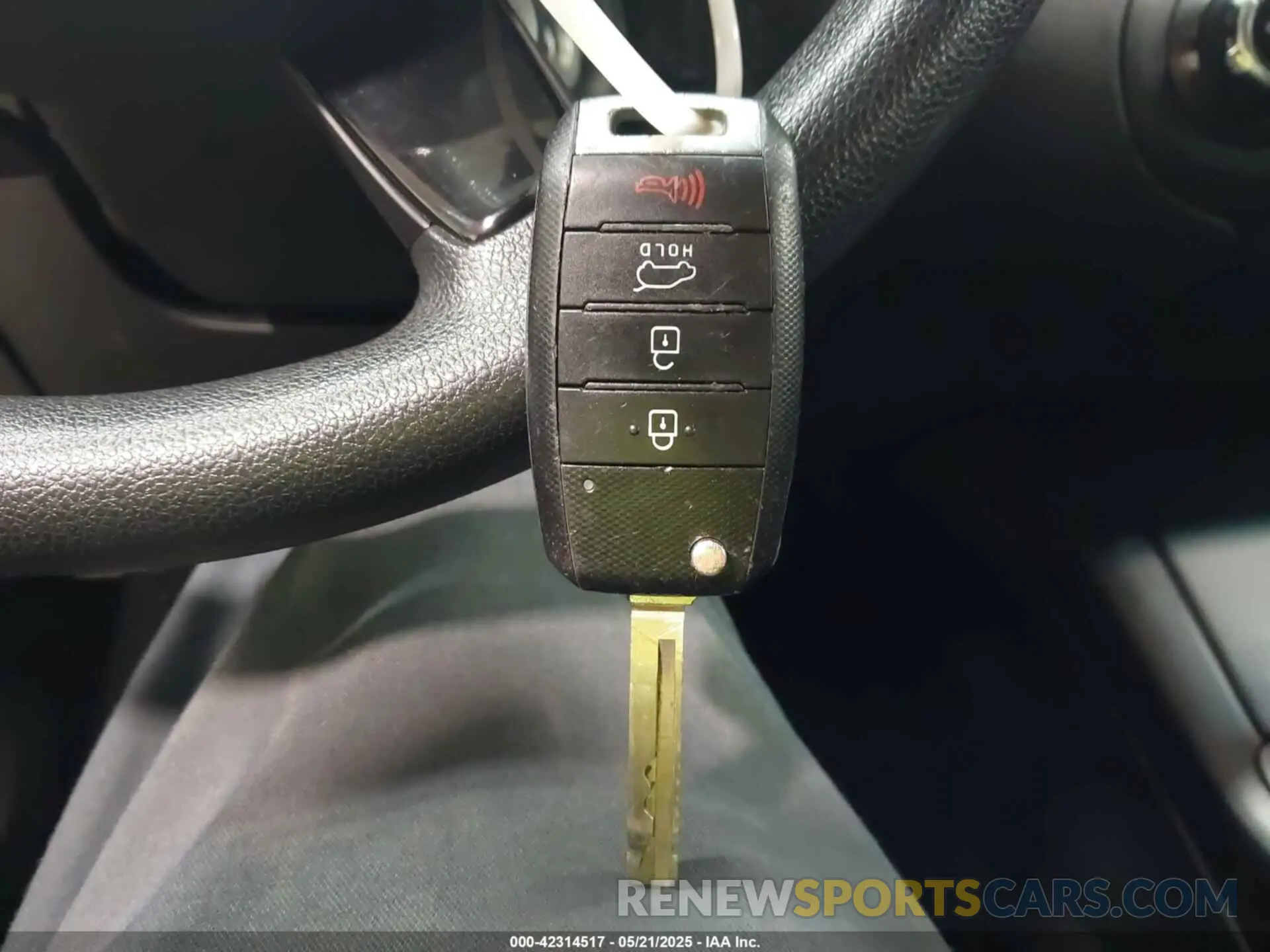 11 Photograph of a damaged car 5XYPGDA38KG550909 KIA SORENTO 2019
