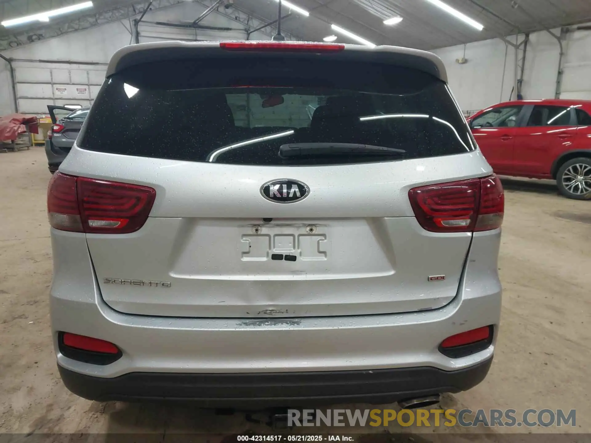 16 Photograph of a damaged car 5XYPGDA38KG550909 KIA SORENTO 2019