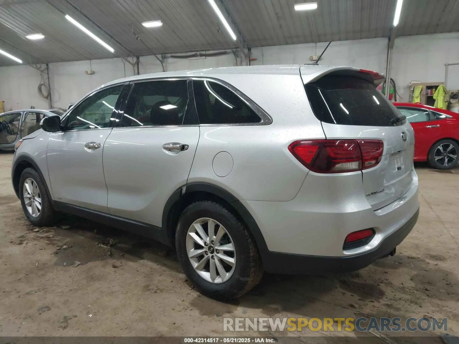 3 Photograph of a damaged car 5XYPGDA38KG550909 KIA SORENTO 2019