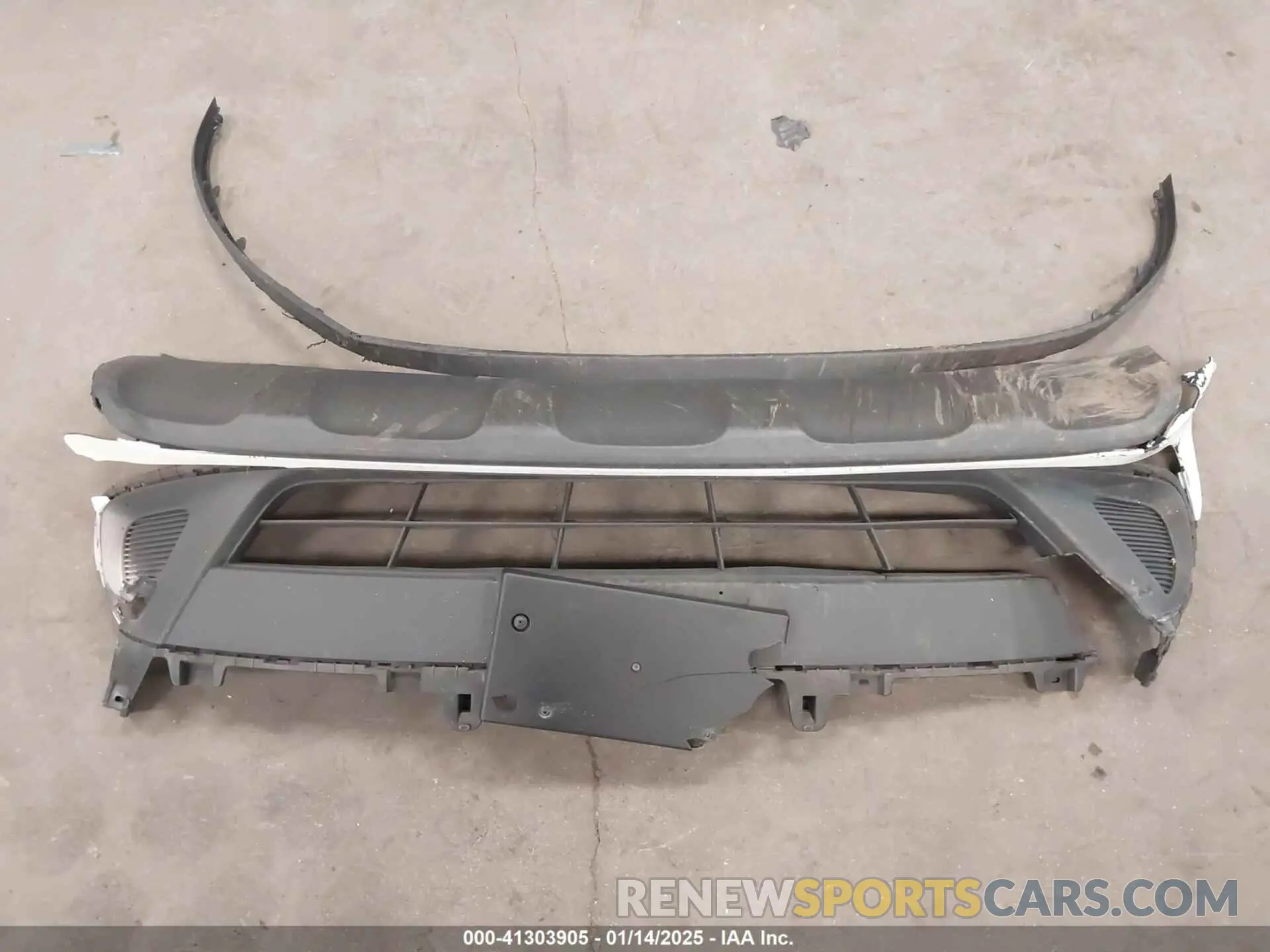 12 Photograph of a damaged car 5XYPGDA38KG558444 KIA SORENTO 2019