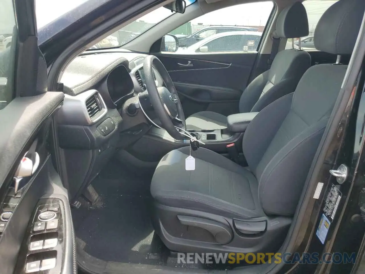 7 Photograph of a damaged car 5XYPGDA38KG574658 KIA SORENTO 2019