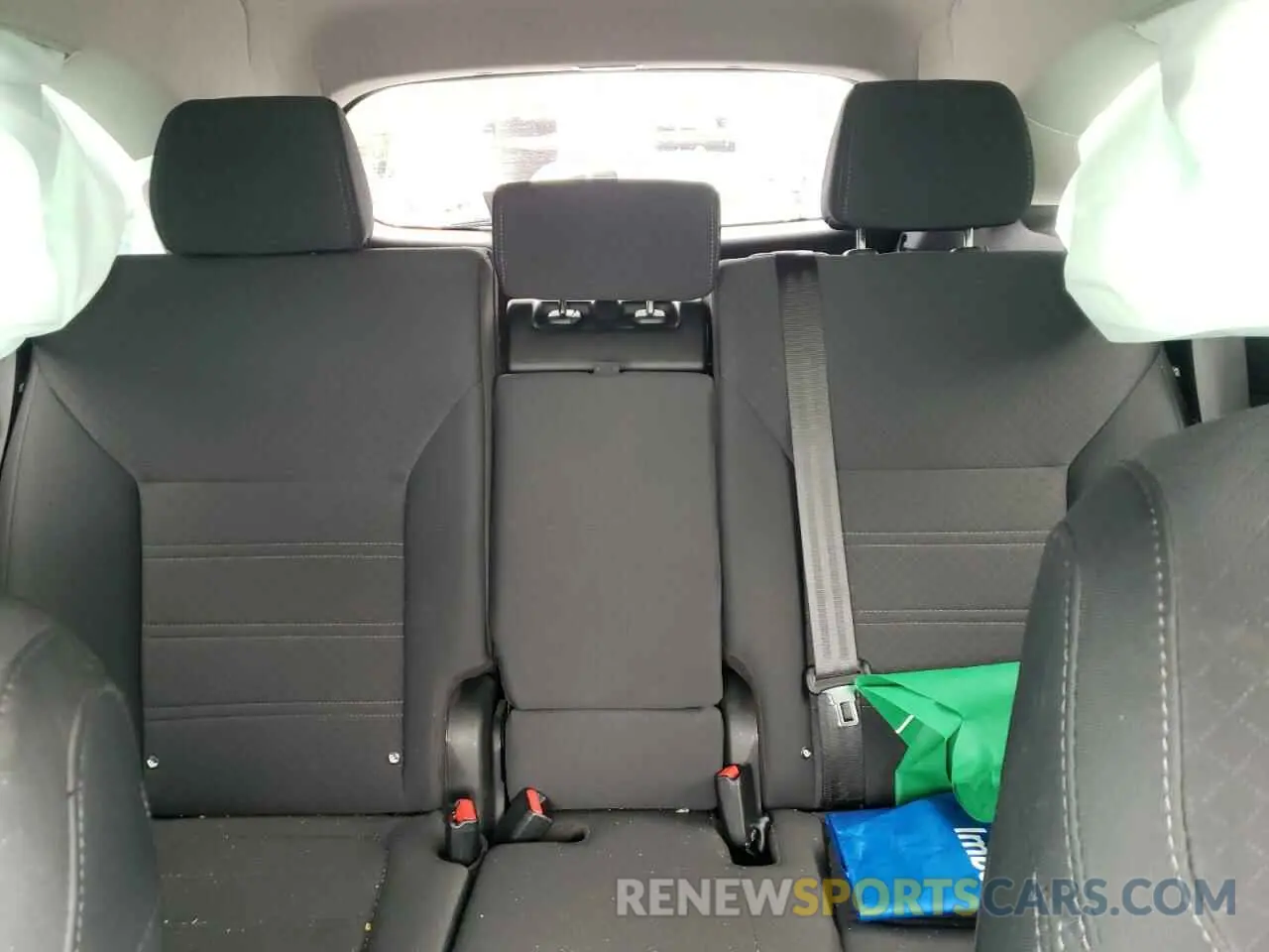 10 Photograph of a damaged car 5XYPGDA38KG606136 KIA SORENTO 2019