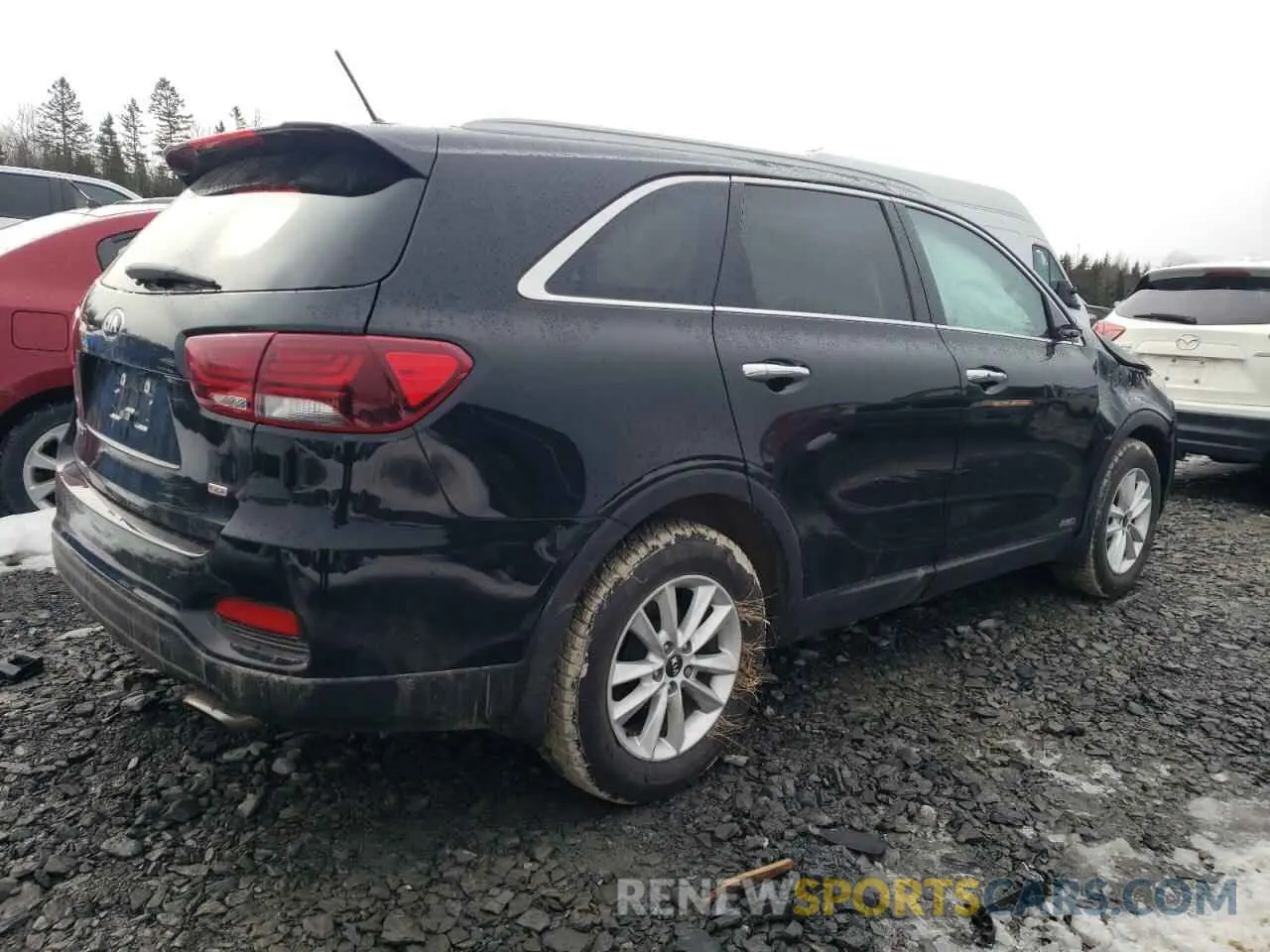3 Photograph of a damaged car 5XYPGDA38KG606136 KIA SORENTO 2019