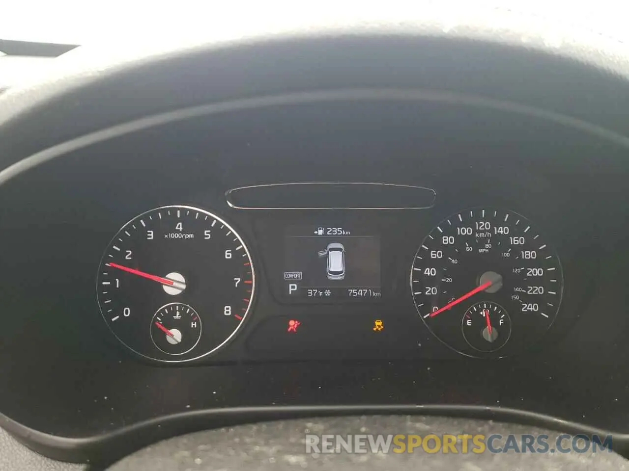 9 Photograph of a damaged car 5XYPGDA38KG606136 KIA SORENTO 2019