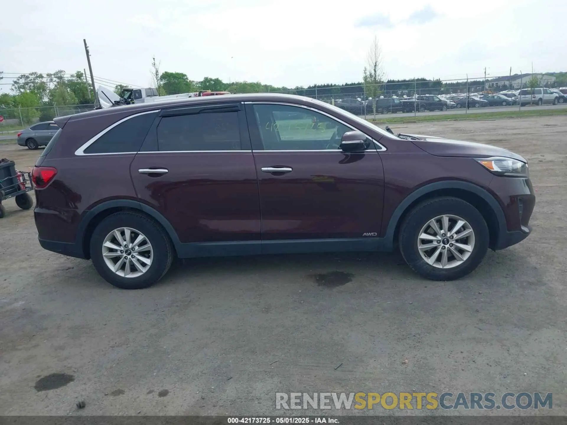 13 Photograph of a damaged car 5XYPGDA39KG478036 KIA SORENTO 2019