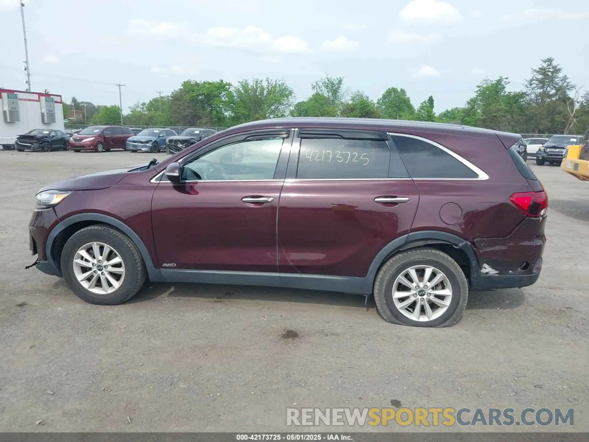 14 Photograph of a damaged car 5XYPGDA39KG478036 KIA SORENTO 2019