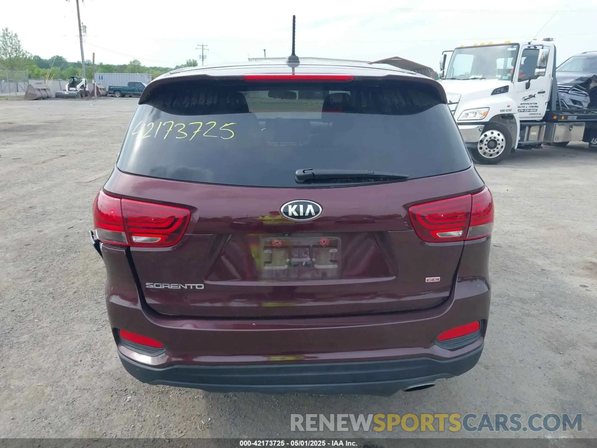 16 Photograph of a damaged car 5XYPGDA39KG478036 KIA SORENTO 2019