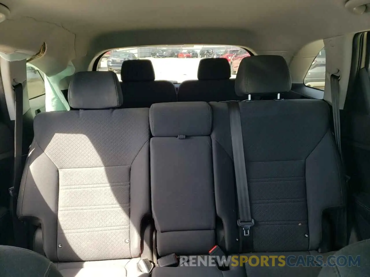 10 Photograph of a damaged car 5XYPGDA39KG532936 KIA SORENTO 2019