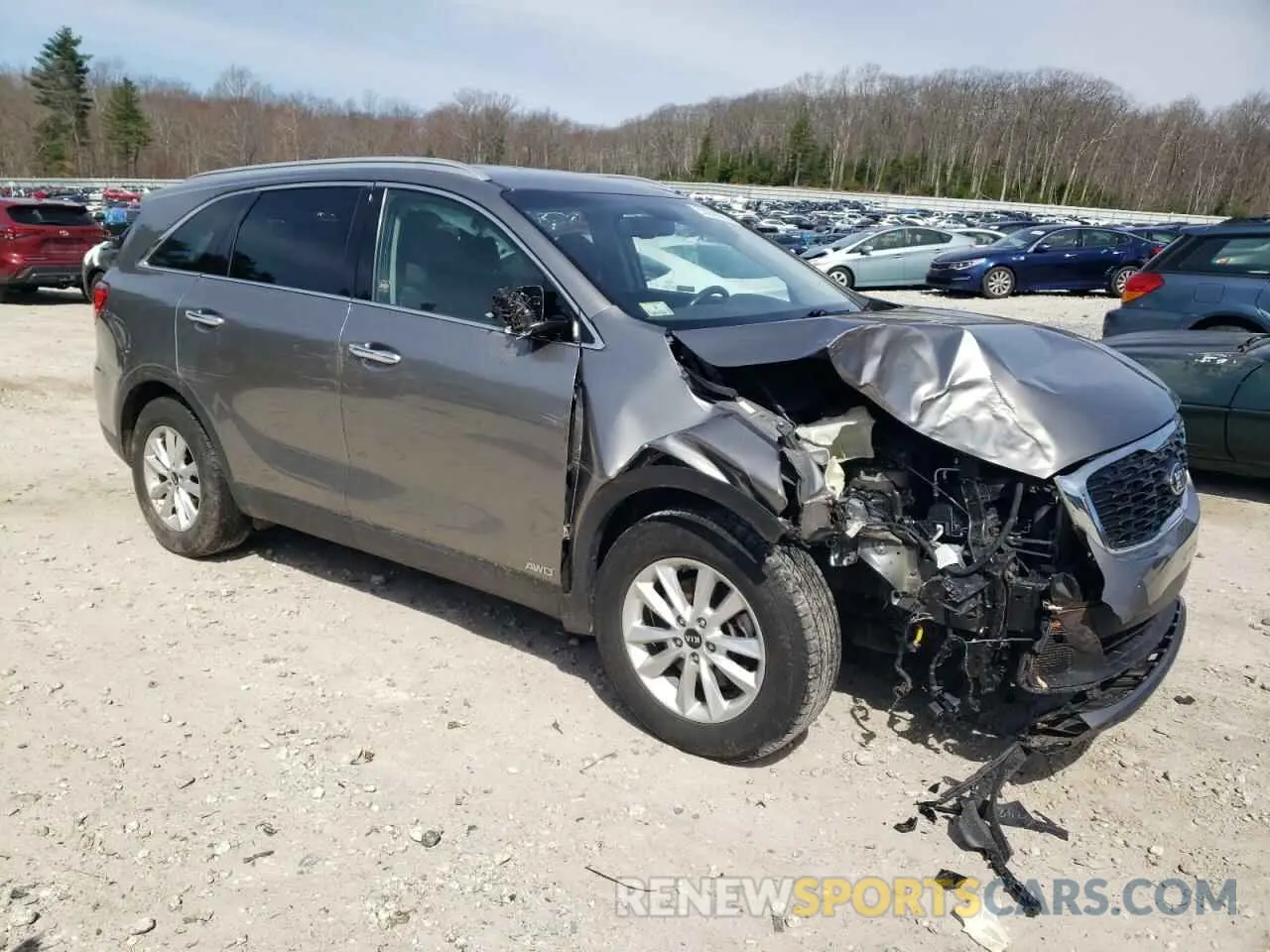 4 Photograph of a damaged car 5XYPGDA39KG532936 KIA SORENTO 2019
