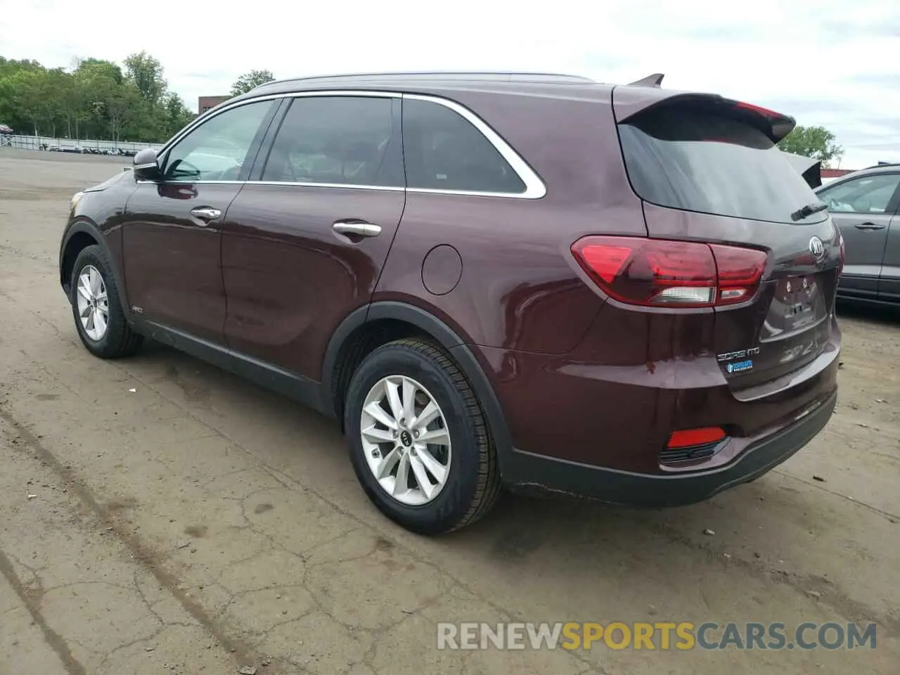 2 Photograph of a damaged car 5XYPGDA39KG554337 KIA SORENTO 2019