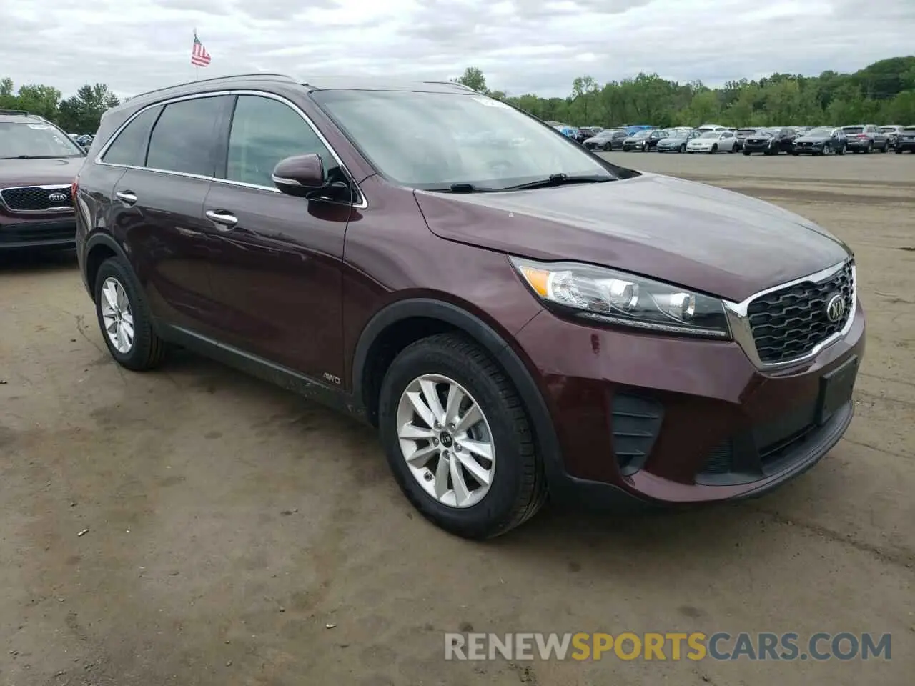 4 Photograph of a damaged car 5XYPGDA39KG554337 KIA SORENTO 2019