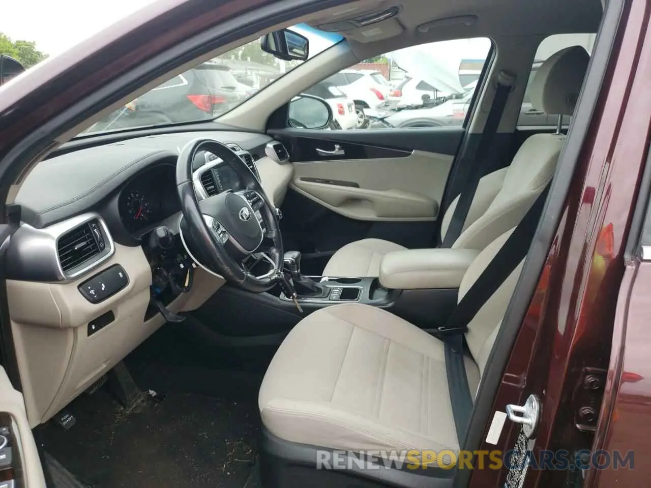 7 Photograph of a damaged car 5XYPGDA39KG554337 KIA SORENTO 2019