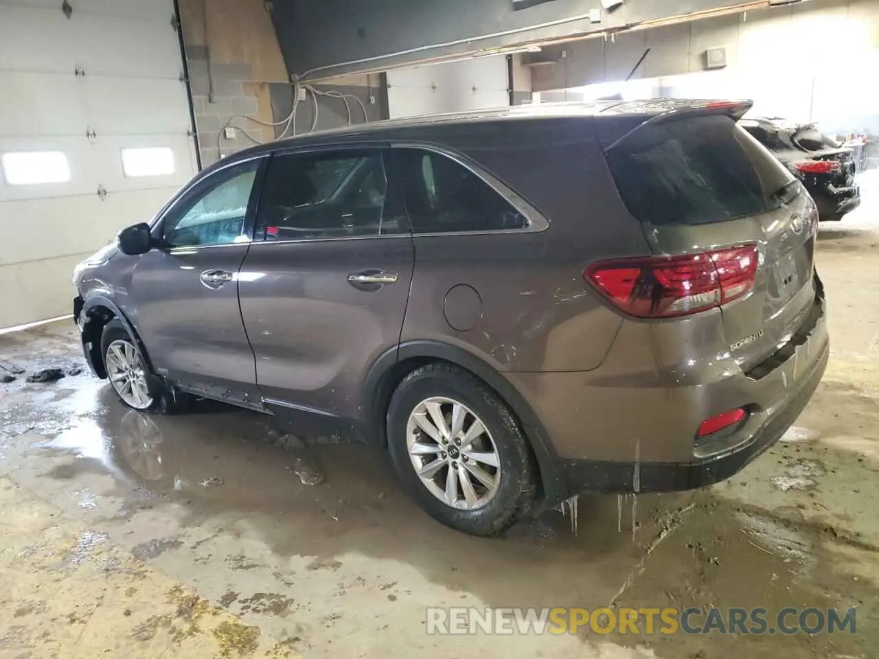 2 Photograph of a damaged car 5XYPGDA39KG554855 KIA SORENTO 2019